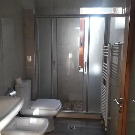 Hotel Bujtina Bicolli *