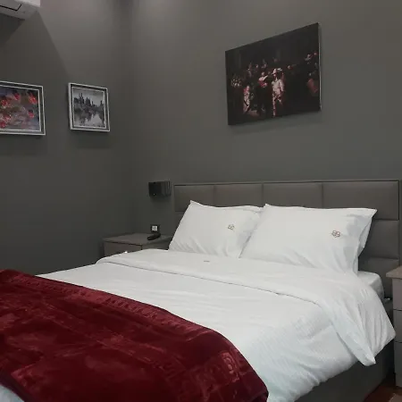 Bujtina Bicolli * 코르처