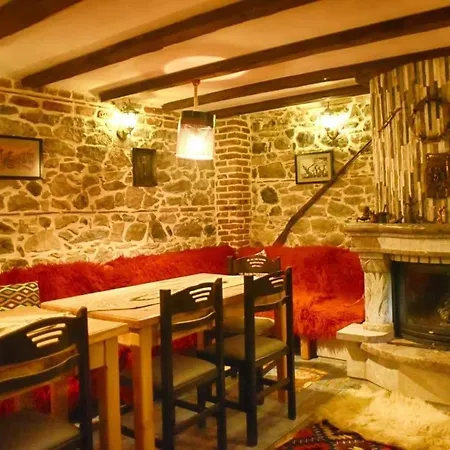 Bujtina Bicolli * Корча
