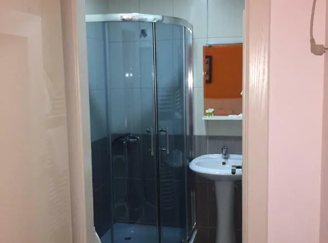 Bujtina Bicolli Hotel *