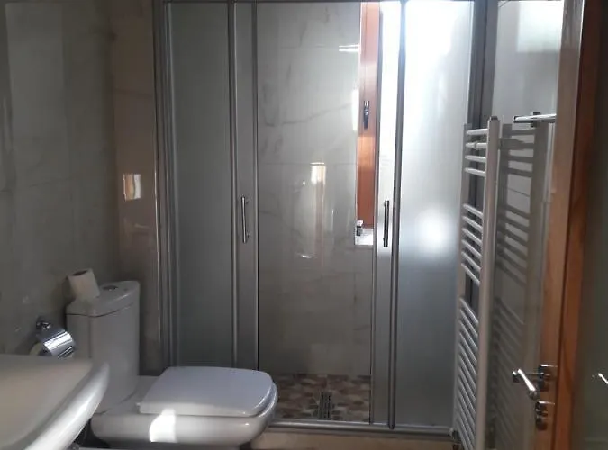 Hotel Bujtina Bicolli *